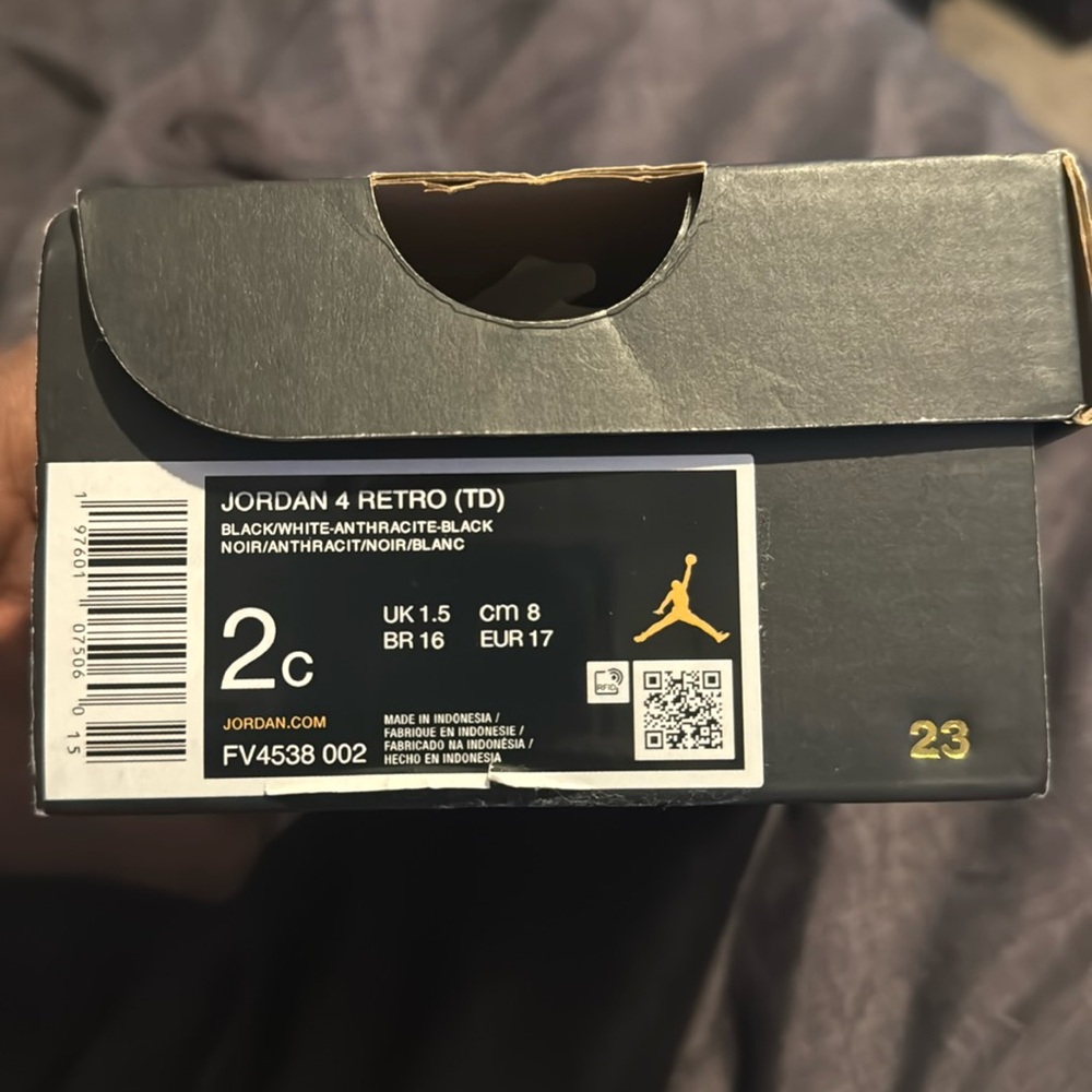 Jordan 4 retro “Fear”